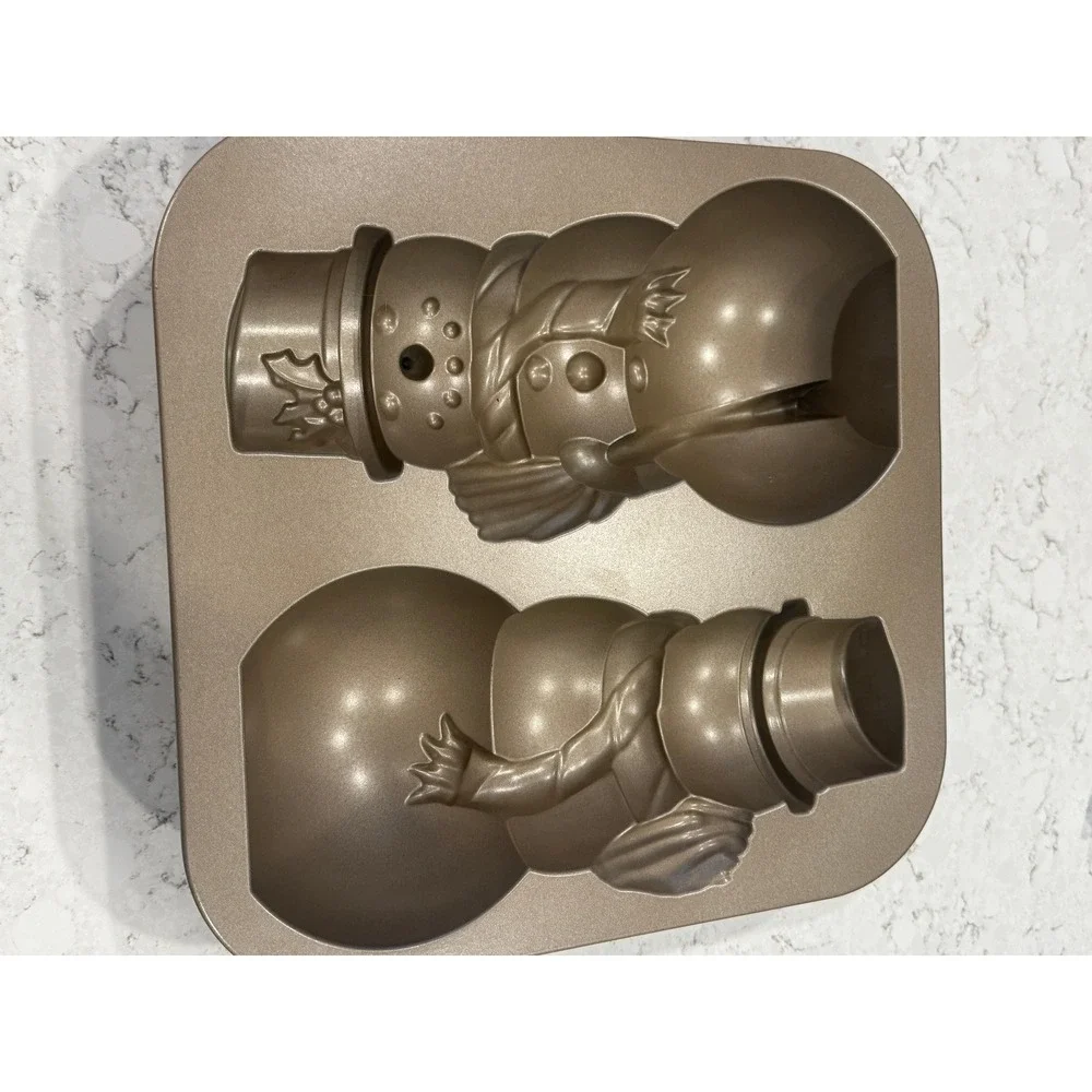 Nordic‎ Ware USA Snowman Cake Pan 3D Baking Mold Holiday Winter Christmas